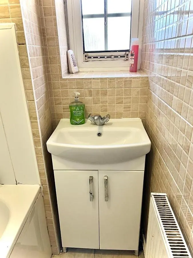 Shadwell Holiday Rooms London