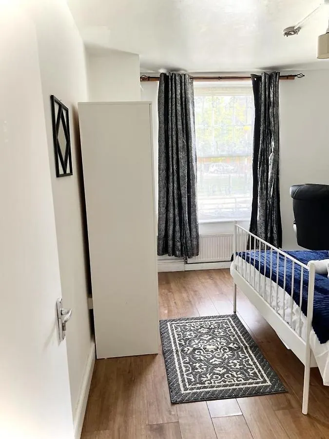 Shadwell Holiday Rooms London United Kingdom