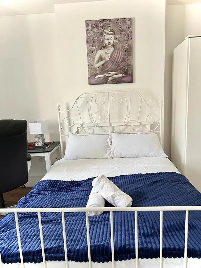 Shadwell Holiday Rooms London Guest house