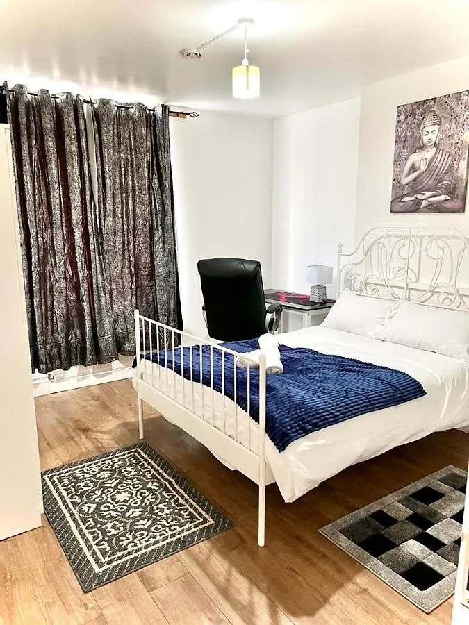 Shadwell Holiday Rooms London Guest house