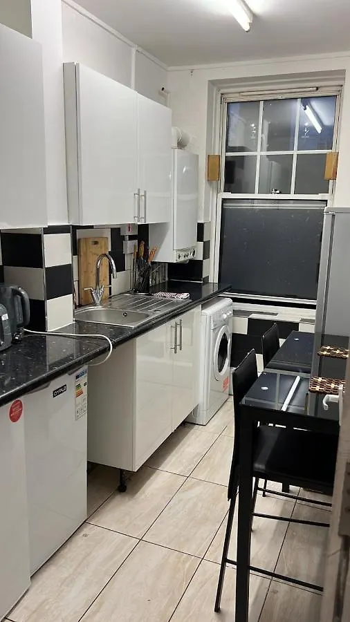 Shadwell Holiday Rooms London