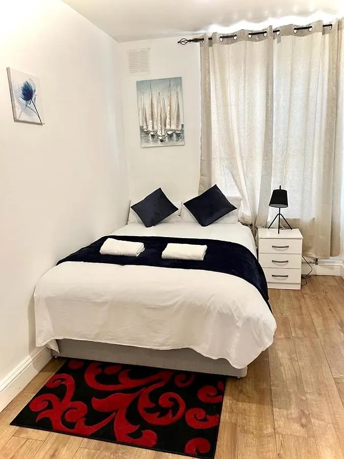 Shadwell Holiday Rooms London 0*,